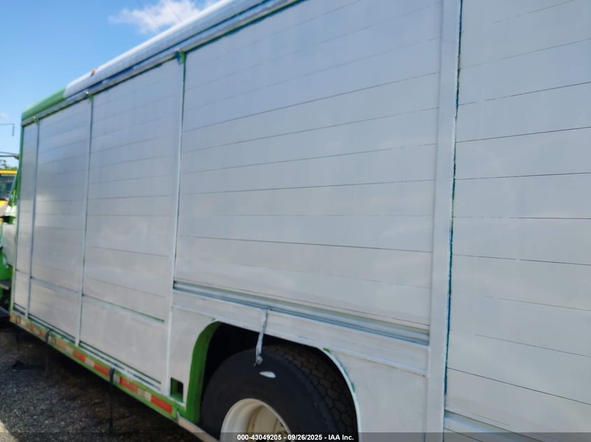 2005 International 4000 4300 VIN: 1HTMMAAN15H151172 Lot: 43049205