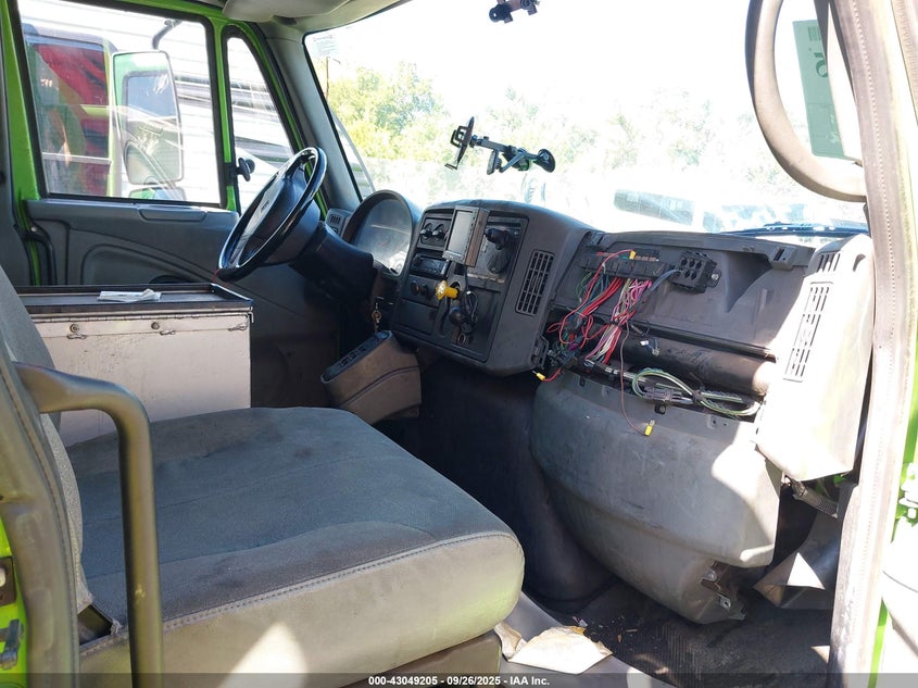 2005 International 4000 4300 VIN: 1HTMMAAN15H151172 Lot: 43049205