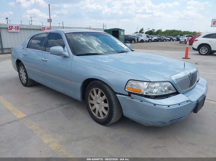 2009 Lincoln Town Car Signature Limited