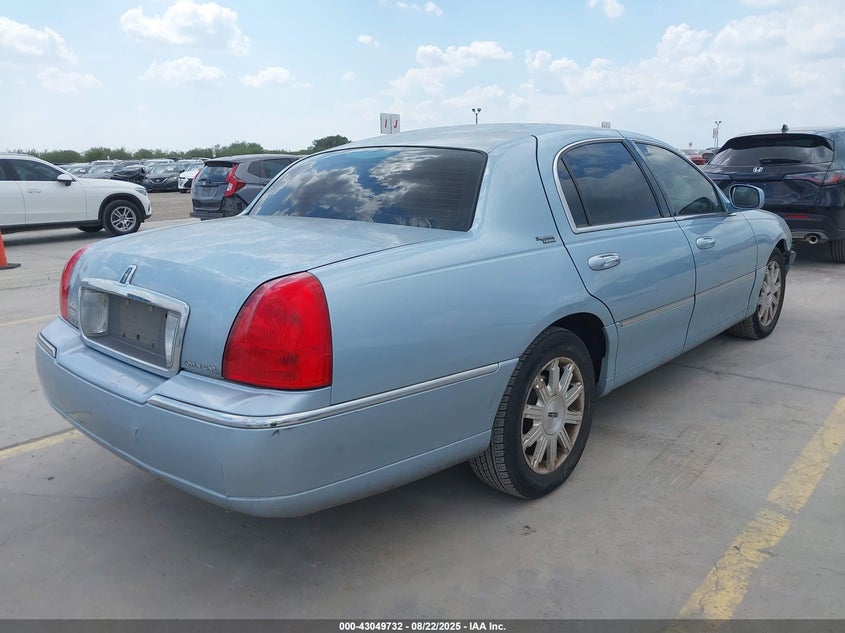 2009 Lincoln Town Car Signature Limited