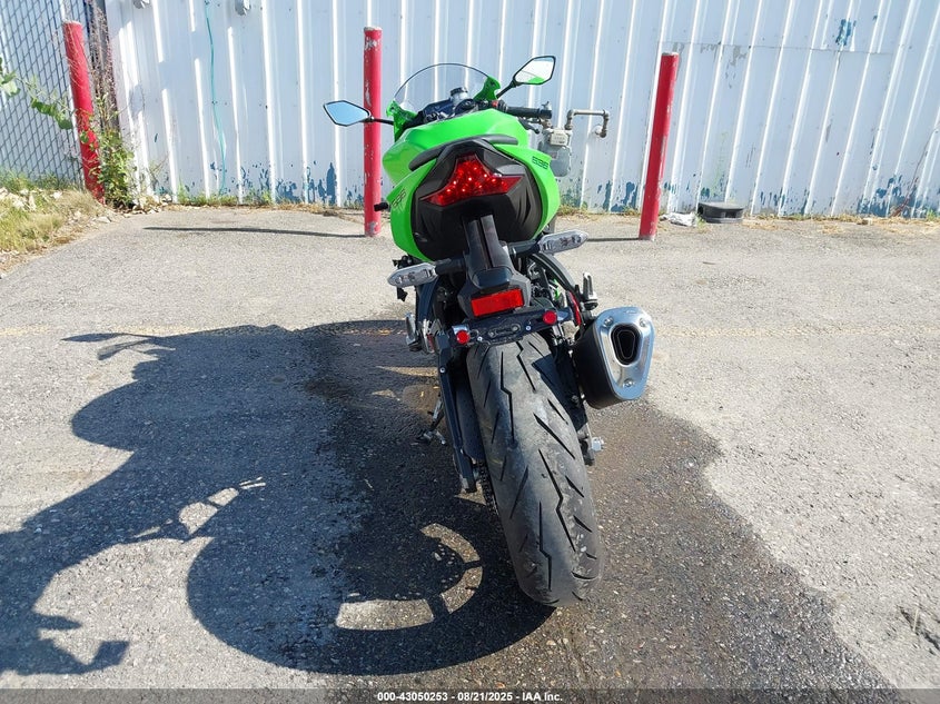 2025 Kawasaki Zx636 K VIN: JKBZXJJ16SA021437 Lot: 43050253