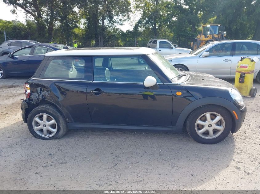 2009 Mini Cooper VIN: WMWMF33589TW77640 Lot: 43050932