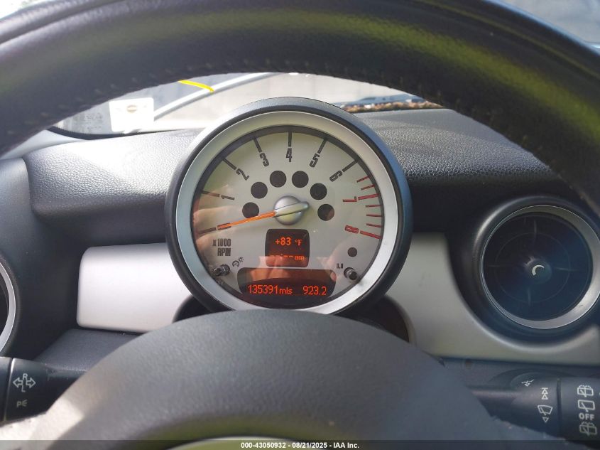 2009 Mini Cooper VIN: WMWMF33589TW77640 Lot: 43050932