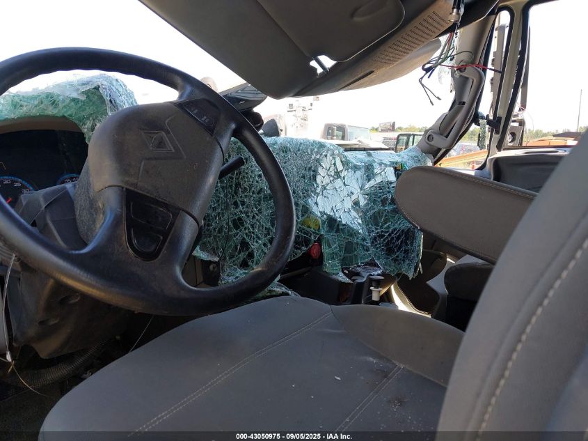 2018 International Workstar 7500 VIN: 3HAWPTAT9JL344832 Lot: 43050975
