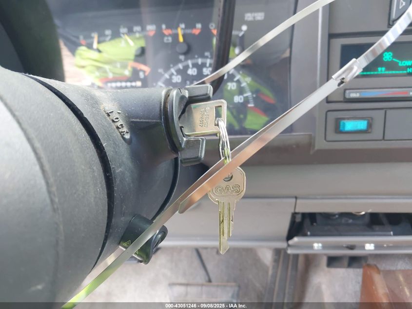 1994 Chevrolet Suburban C1500 VIN: 1GBEC16K3RJ426658 Lot: 43051246