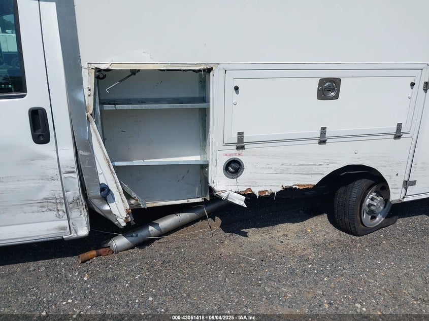 1GB0GRF74M1300228 2021 CHEVROLET EXPRESS photo no. 11