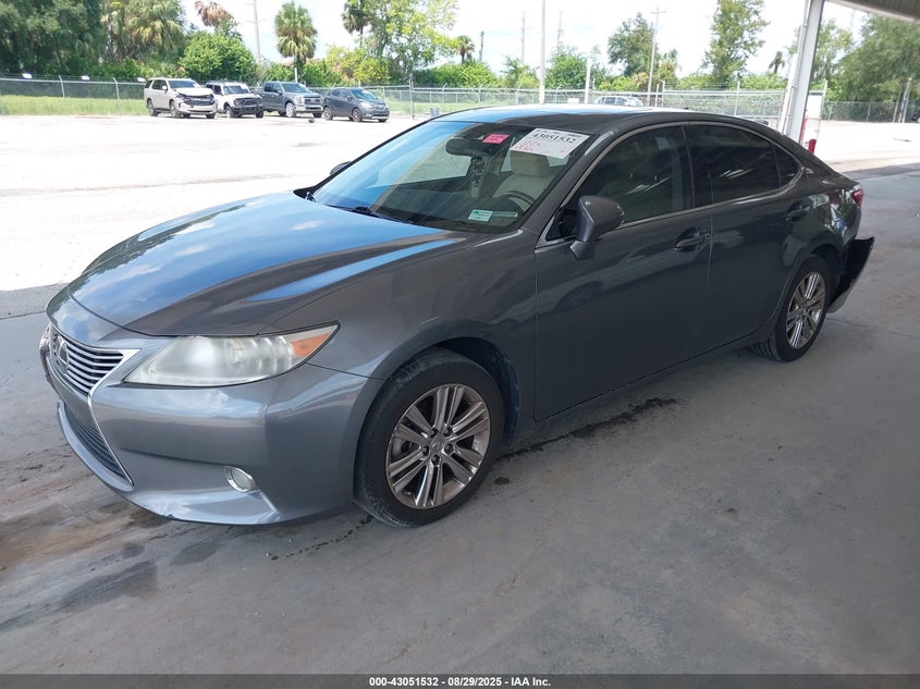 Vin: jthbk1gg6d2032875, lot: 43545692, lexus es 350 20132