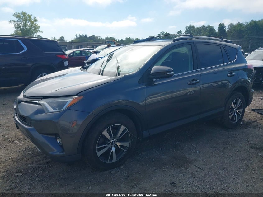 2018 TOYOTA RAV4 XLE - JTMRFREV1JD254308