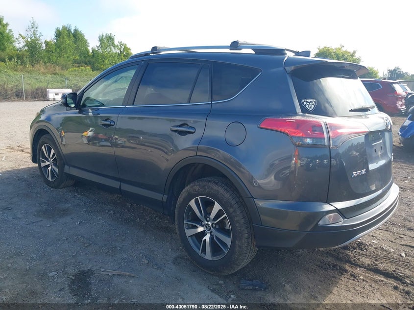 2018 TOYOTA RAV4 XLE - JTMRFREV1JD254308