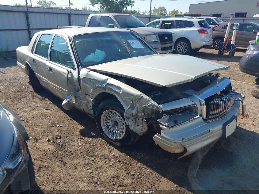 1LNLM81W8VY751886 1997 LINCOLN TOWN CAR photo no. 10