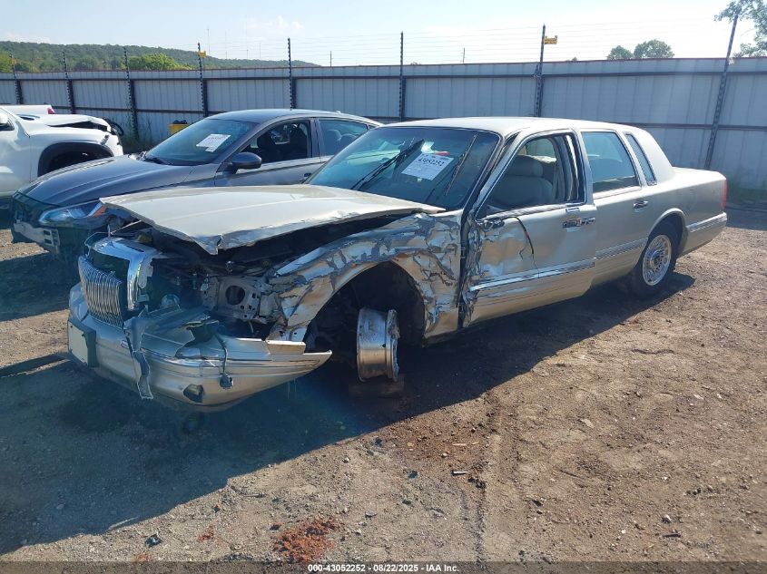 1LNLM81W8VY751886 1997 LINCOLN TOWN CAR photo no. 2