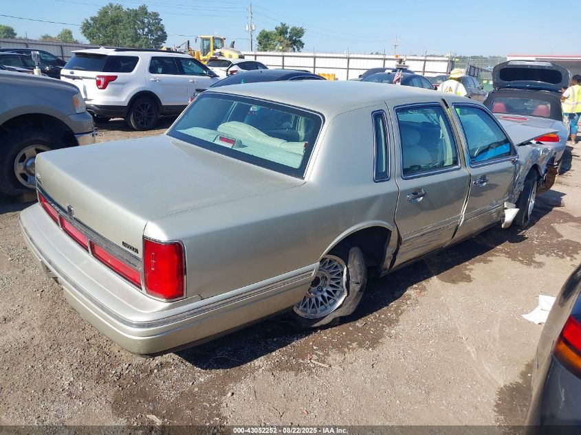 1LNLM81W8VY751886 1997 LINCOLN TOWN CAR photo no. 4
