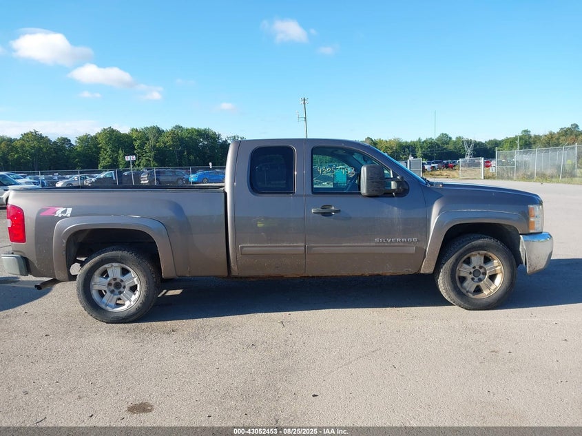 2013 CHEVROLET SILVERADO 1500 LT - 1GCRKSE76DZ266157