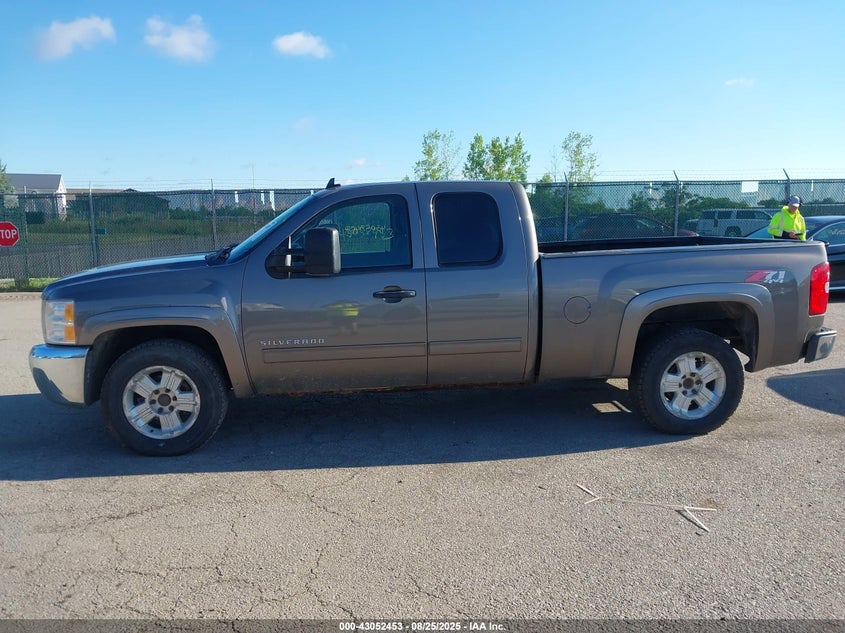 2013 CHEVROLET SILVERADO 1500 LT - 1GCRKSE76DZ266157