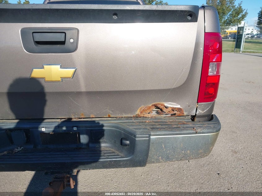 2013 CHEVROLET SILVERADO 1500 LT - 1GCRKSE76DZ266157