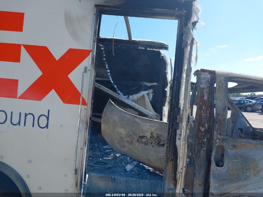 2021 GMC Savana Cutaway Work Van VIN: 1GD07RFP2M1188763 Lot: 43053168