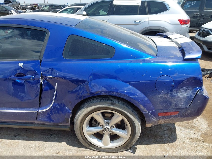 2005 Ford Mustang V6 Deluxe/V6 Premium VIN: 1ZVFT80N355125223 Lot: 43054913