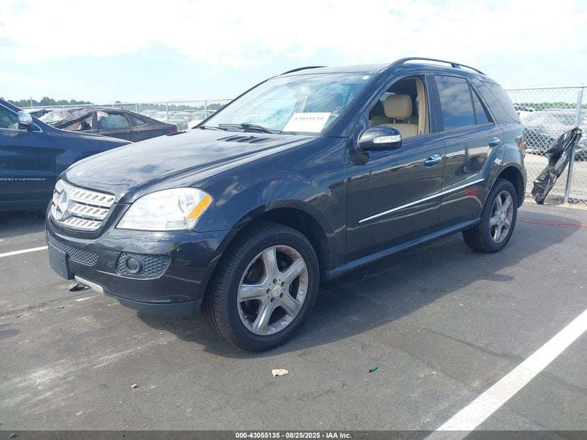 2008 Mercedes-Benz Ml 350 4Matic black suv gasoline 4JGBB86E18A347584 photo #3