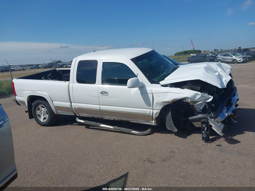 2005 Chevrolet Silverado 1500 Z71 VIN: 1GCEK19B75E163300 Lot: 43055738