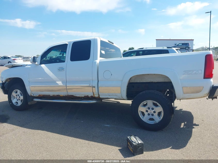 2005 Chevrolet Silverado 1500 Z71 VIN: 1GCEK19B75E163300 Lot: 43055738