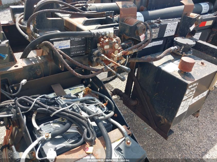 2007 International 7000 7600 VIN: 1HTWZAHN27J567601 Lot: 43055829