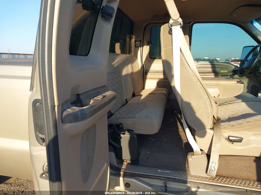 2000 Ford F-250 Lariat/Xl/Xlt VIN: 1FTNX20F9YEC97818 Lot: 43056024