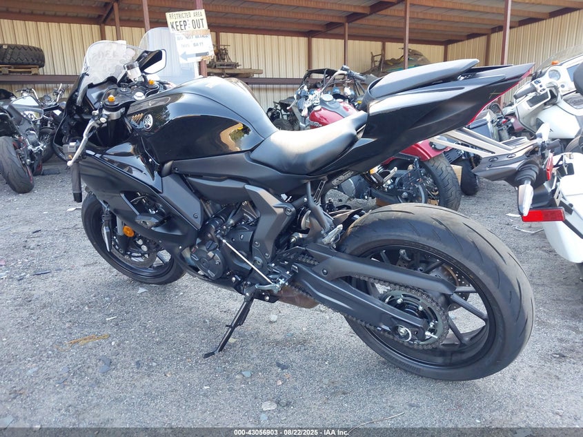 JYARM38E5SA018435 2025 YAMAHA YZF photo no. 3