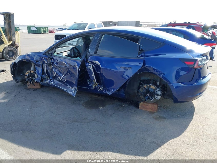 VIN 5YJ3E1EB7NF189852 2022 TESLA MODEL 3 LONG RANGE DUAL MOTOR ALL-WHEEL DRIVE