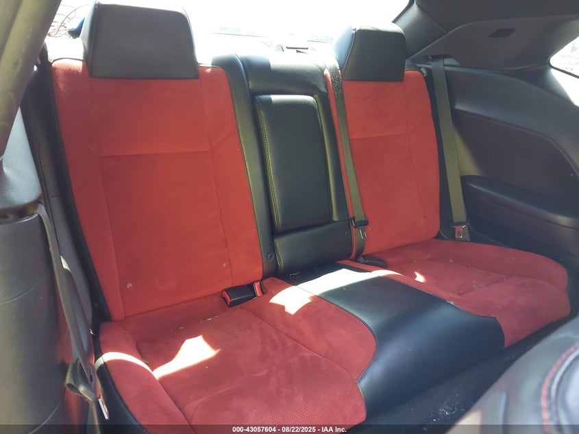 2015 DODGE CHALLENGER auction photo 8