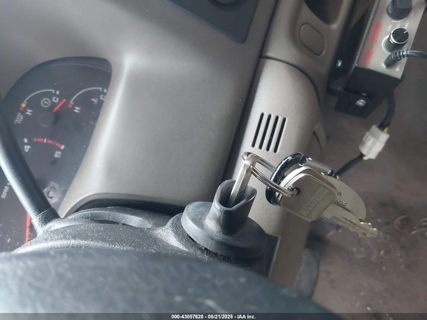 2002 Ford F-250 Lariat/Xl/Xlt VIN: 1FTNX21F62EB45825 Lot: 43057628