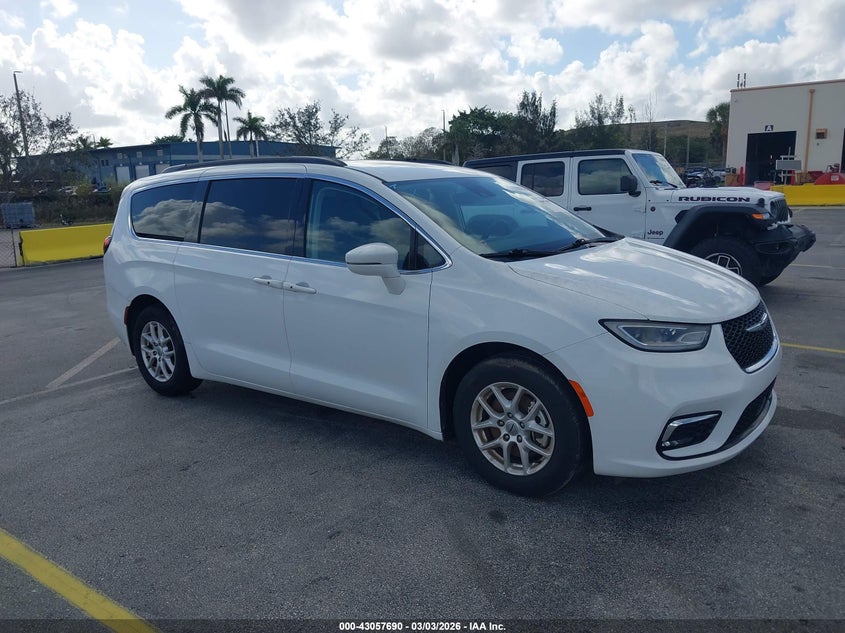 2022 Chrysler Pacifica Touring L