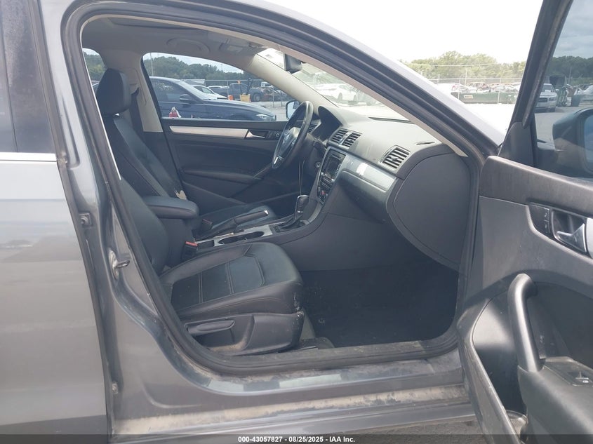 2013 VOLKSWAGEN PASSAT 2.5L SE 1VWBH7A32DC134979