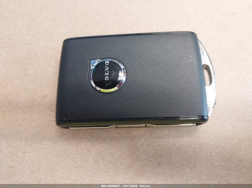 2023 VOLVO XC90 B6 PLUS 7-SEATER YV4062PN8P1993082