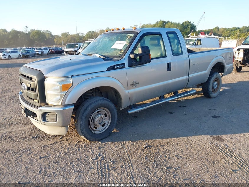1FT8X3BT7BEB78596 2011 FORD F350 photo no. 2