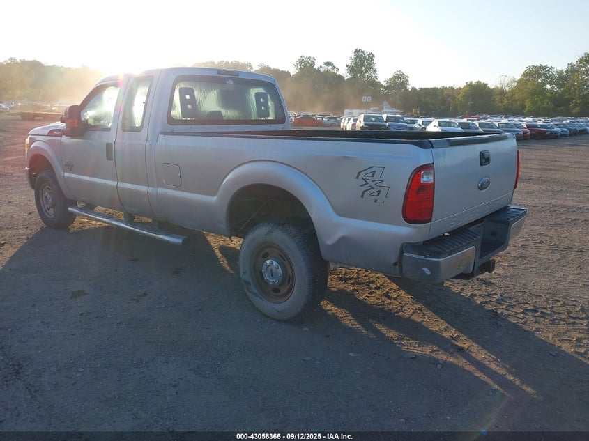 1FT8X3BT7BEB78596 2011 FORD F350 photo no. 3