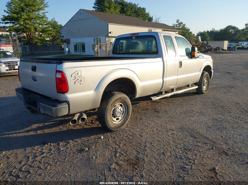1FT8X3BT7BEB78596 2011 FORD F350 photo no. 4