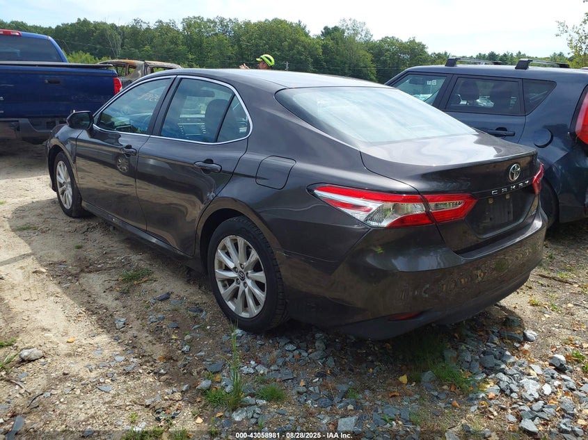 2018 TOYOTA CAMRY LE - 4T1B11HK9JU673070