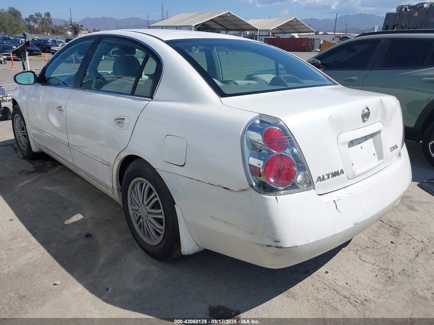 2005 Nissan Altima 2.5 S white sedan gasoline 1N4AL11D05C177355 photo #4