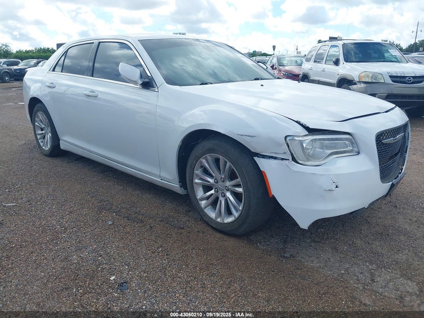 Vin: 2c3ccaag7jh201577, lot: 43554424, chrysler 300 touring l 2018 img_1