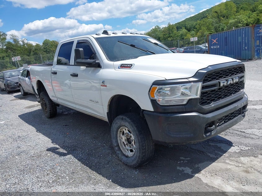 RAM 2500 TRADESMAN 4X4 6 4 BOX