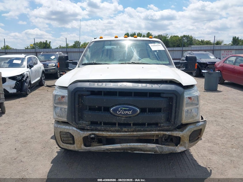 2015 Ford F-350 Chassis Xl VIN: 1FD8W3GT0FEB67064 Lot: 43060586