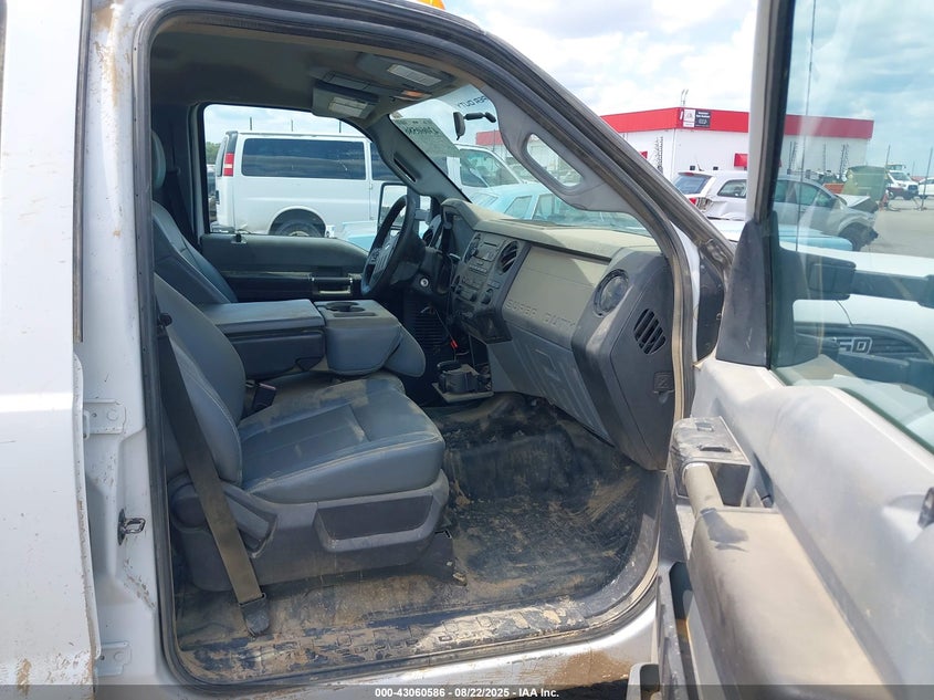 2015 Ford F-350 Chassis Xl VIN: 1FD8W3GT0FEB67064 Lot: 43060586