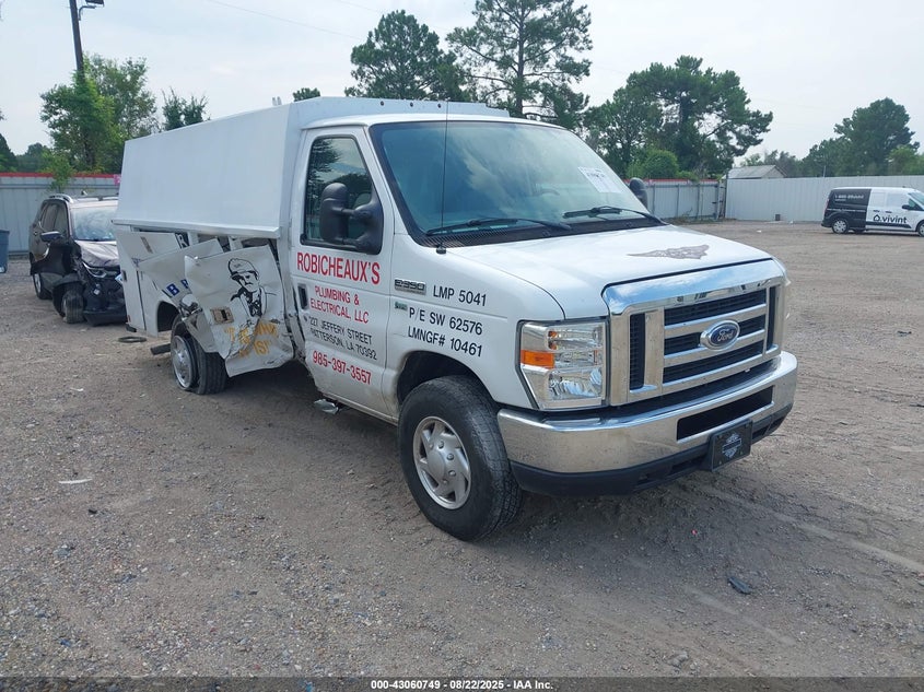 1FDWE3F69KDC13593 2019 Ford E-350 Cutaway auction photo 1