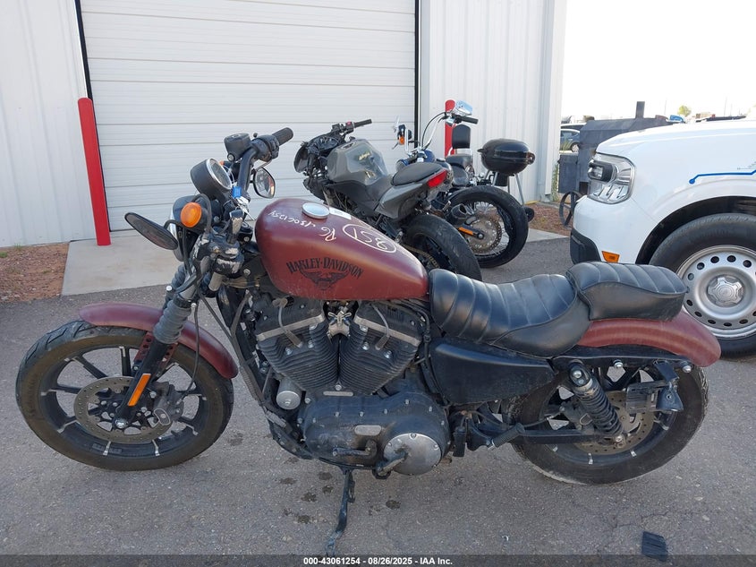 2017 HARLEY-DAVIDSON XL883 IRON 883 - 1HD4LE21XHC405514