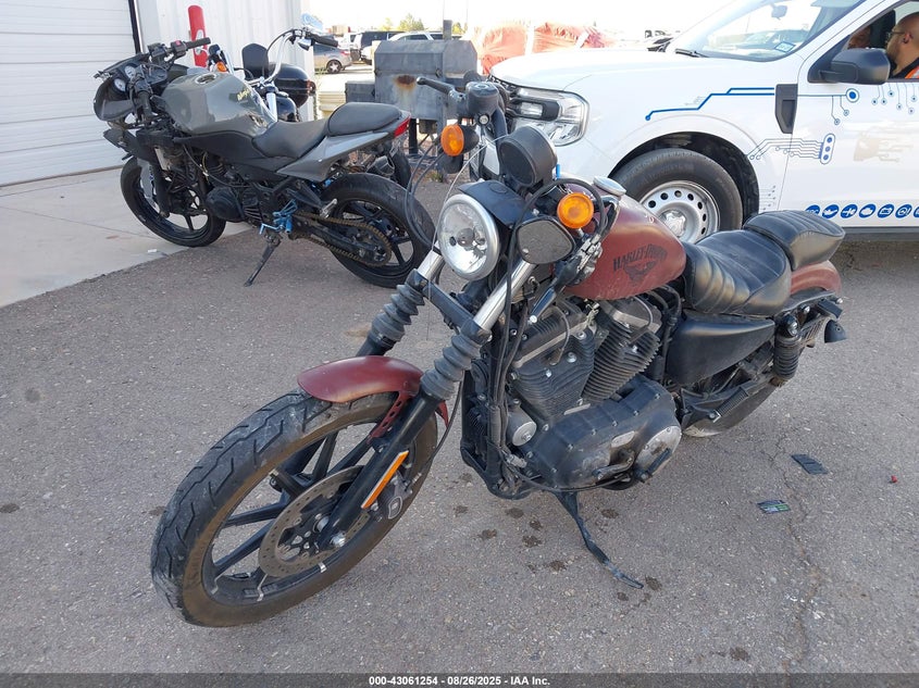 2017 HARLEY-DAVIDSON XL883 IRON 883 - 1HD4LE21XHC405514