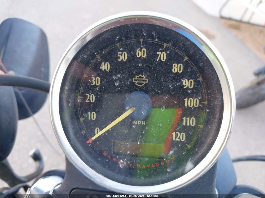 2017 HARLEY-DAVIDSON XL883 IRON 883 - 1HD4LE21XHC405514