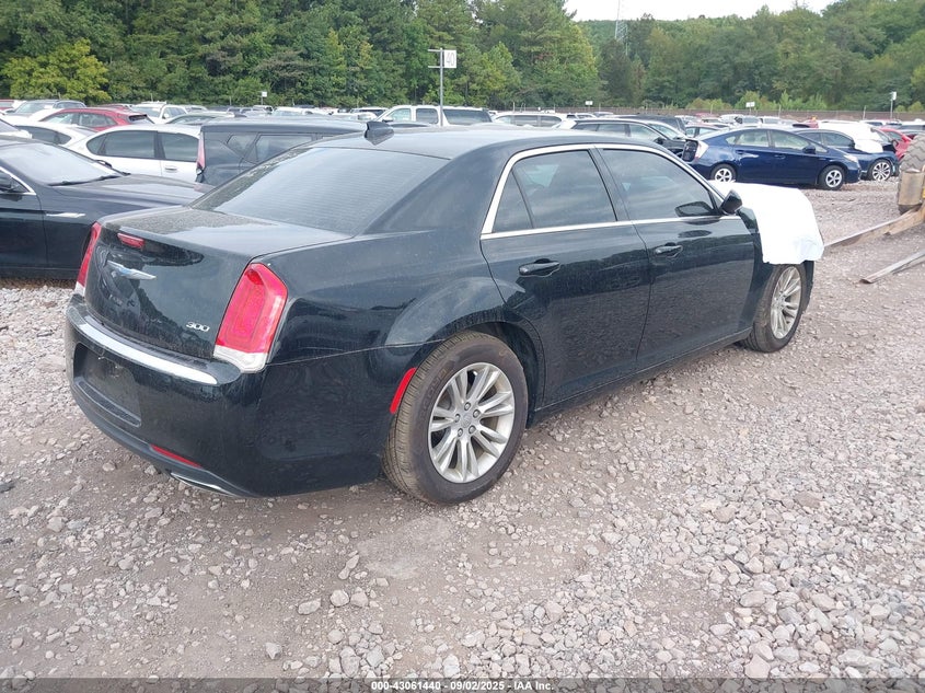 Vin: 2c3ccaag4jh211399, lot: 43555654, chrysler 300 touring l 20184