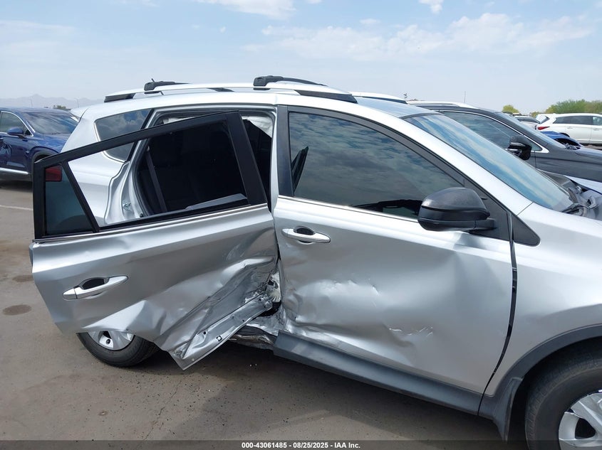 2015 TOYOTA RAV4 LE - JTMZFREV5FD048609
