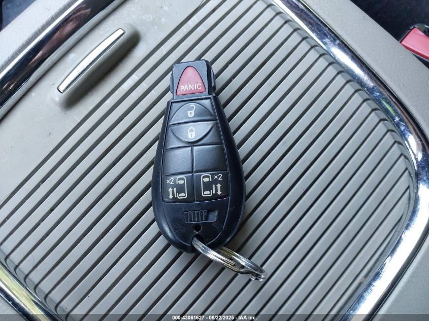 2011 Dodge Grand Caravan Crew VIN: 2D4RN5DG6BR720668 Lot: 43061627