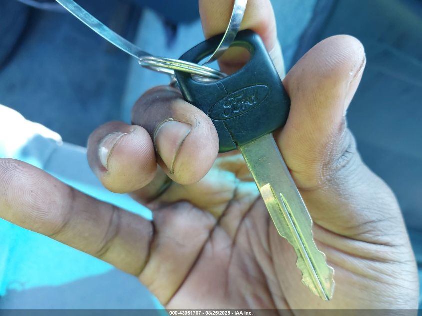 1999 Ford E-150 Commercial/Recreational VIN: 1FDRE1426XHB73751 Lot: 43061707